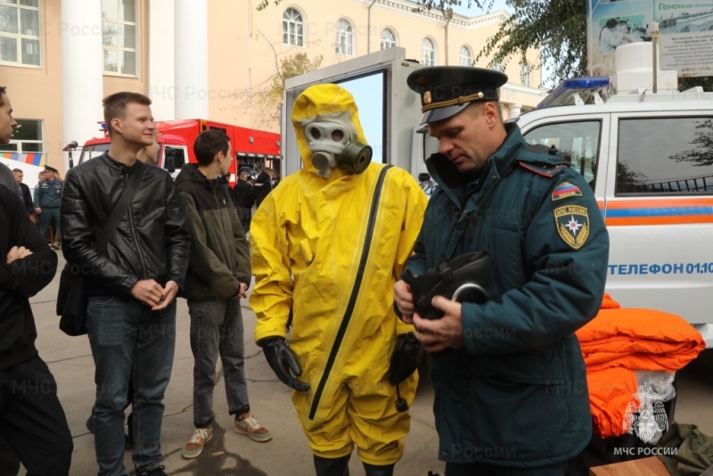 Сотрудники МЧС Приамурья приняли участие в «Параде профессий» (ФОТО, ВИДЕО)