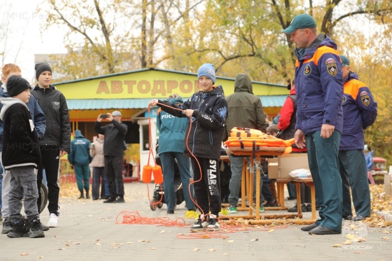 В городском парке культуры и отдыха отпраздновали 92-ю годовщину со Дня образования гражданской обороны (ФОТО, ВИДЕО, КОММЕНТАРИЙ)