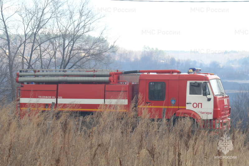 8 октября огнеборцы Приамурья 14 раз тушили горящую сухую траву