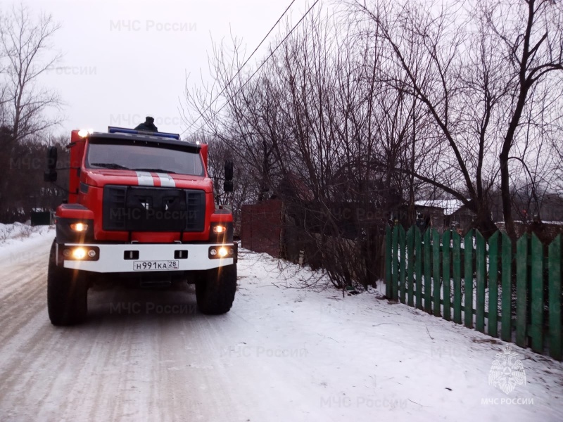 Огнеборцы ликвидировали пожар в Новотроицком